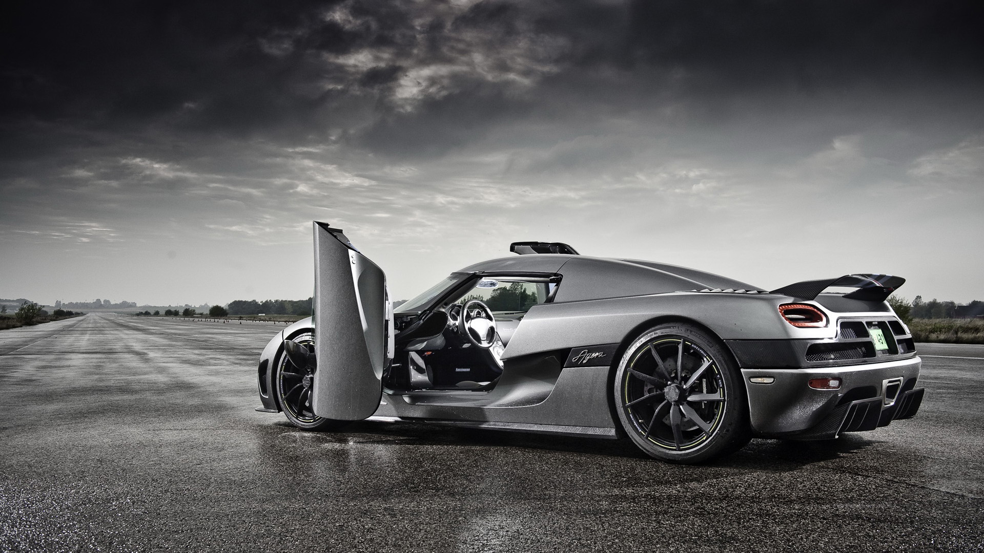 ܳKoenigseggֽ(ͼ1)