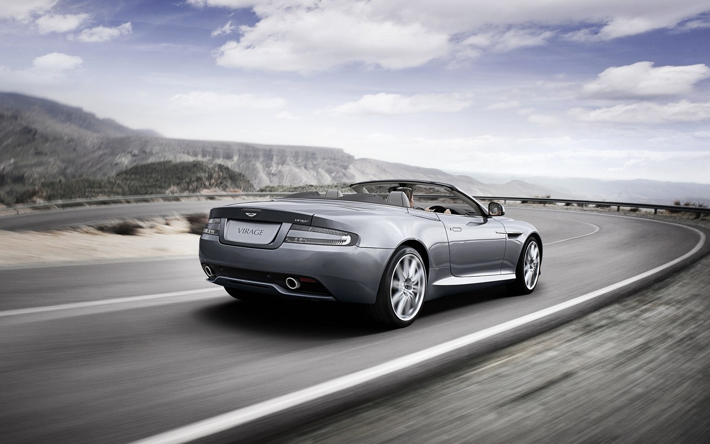 ӢϵγAston Martinֽ(ͼ5)