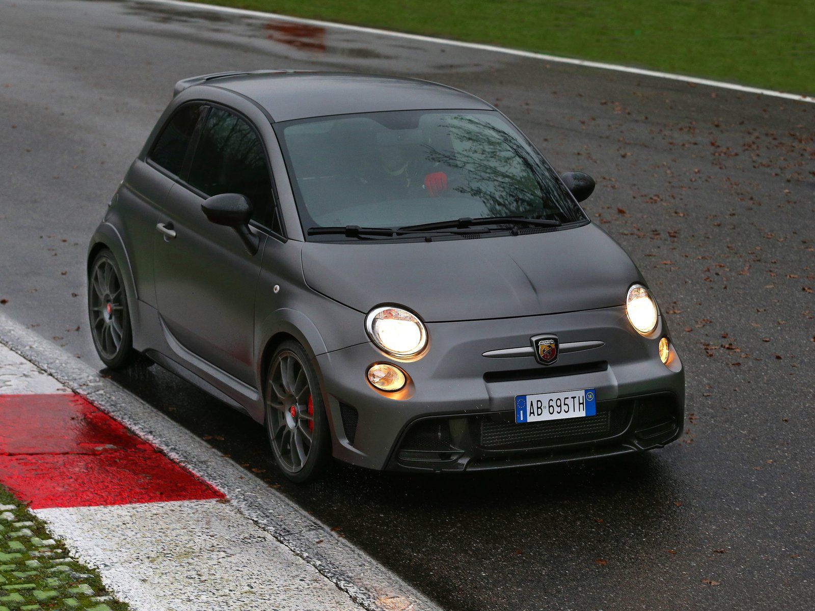 695 Abarth Biposto2015ֽ(ͼ2)