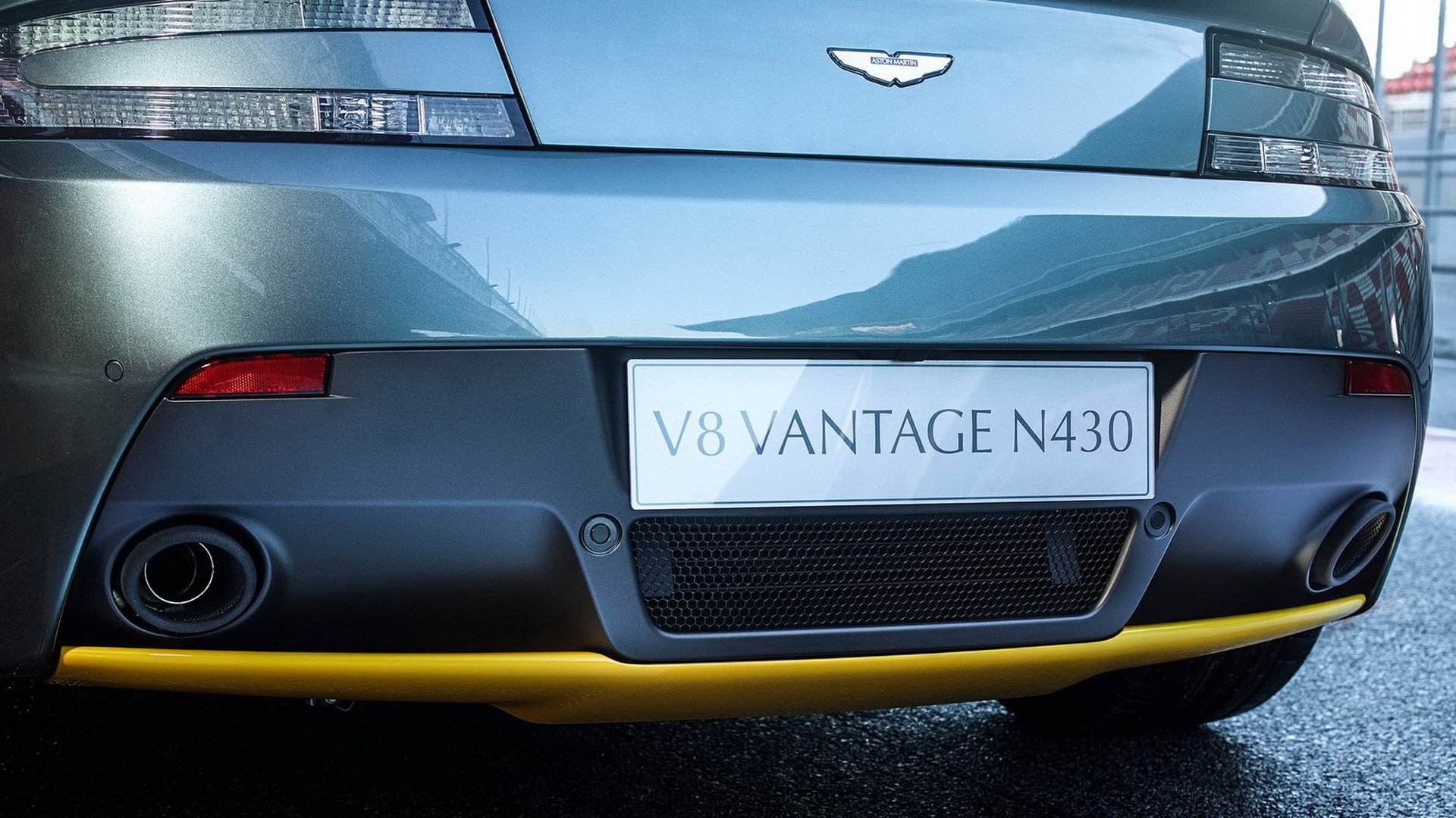 ˹١V8 Vantage N430ܳԱֽȫ