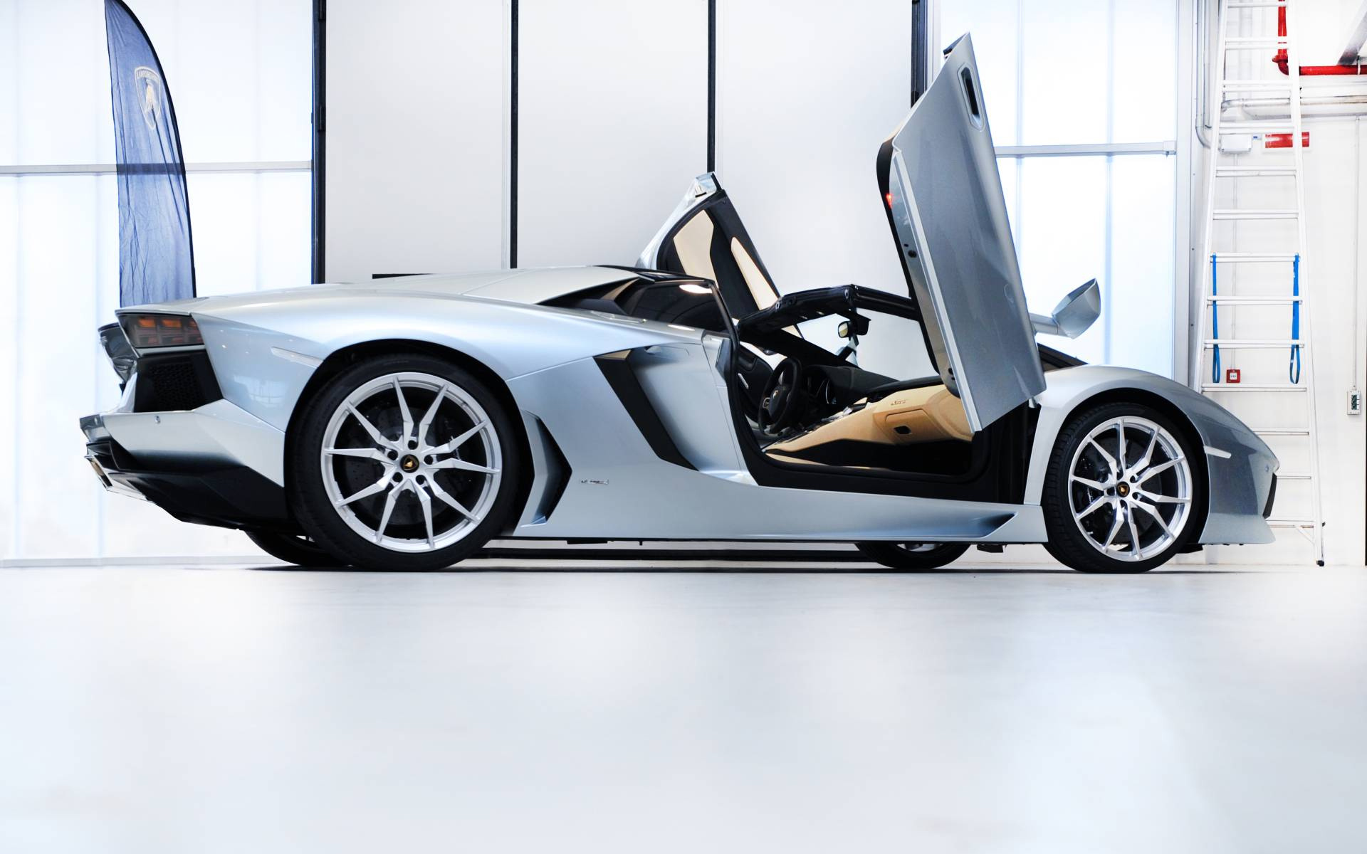 Aventador LP700-4ɫֽܳͼƬȫ(ͼ11)