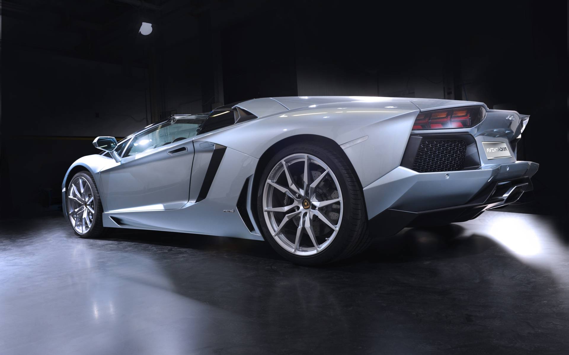 Aventador LP700-4ɫֽܳͼƬȫ(ͼ18)