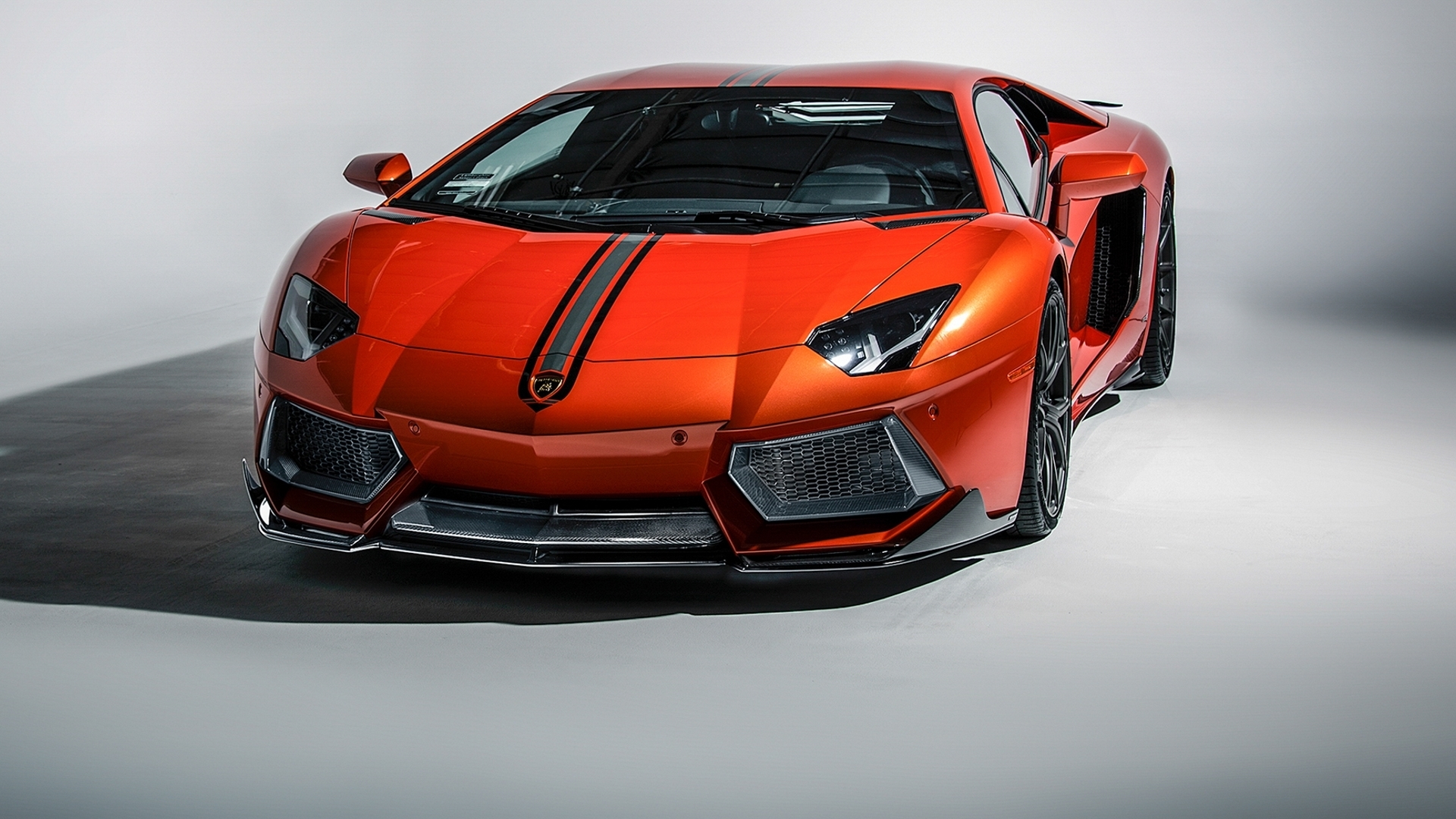 ɫAventador LP-700ܳԱֽ(ͼ1)