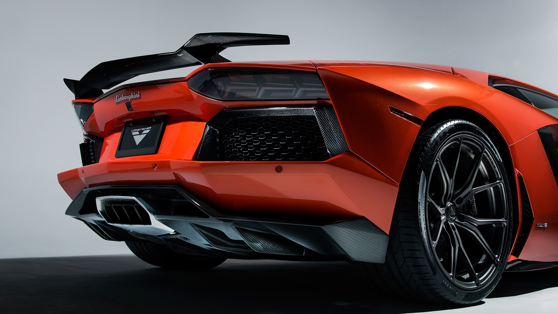 ɫAventador LP-700ܳԱֽ