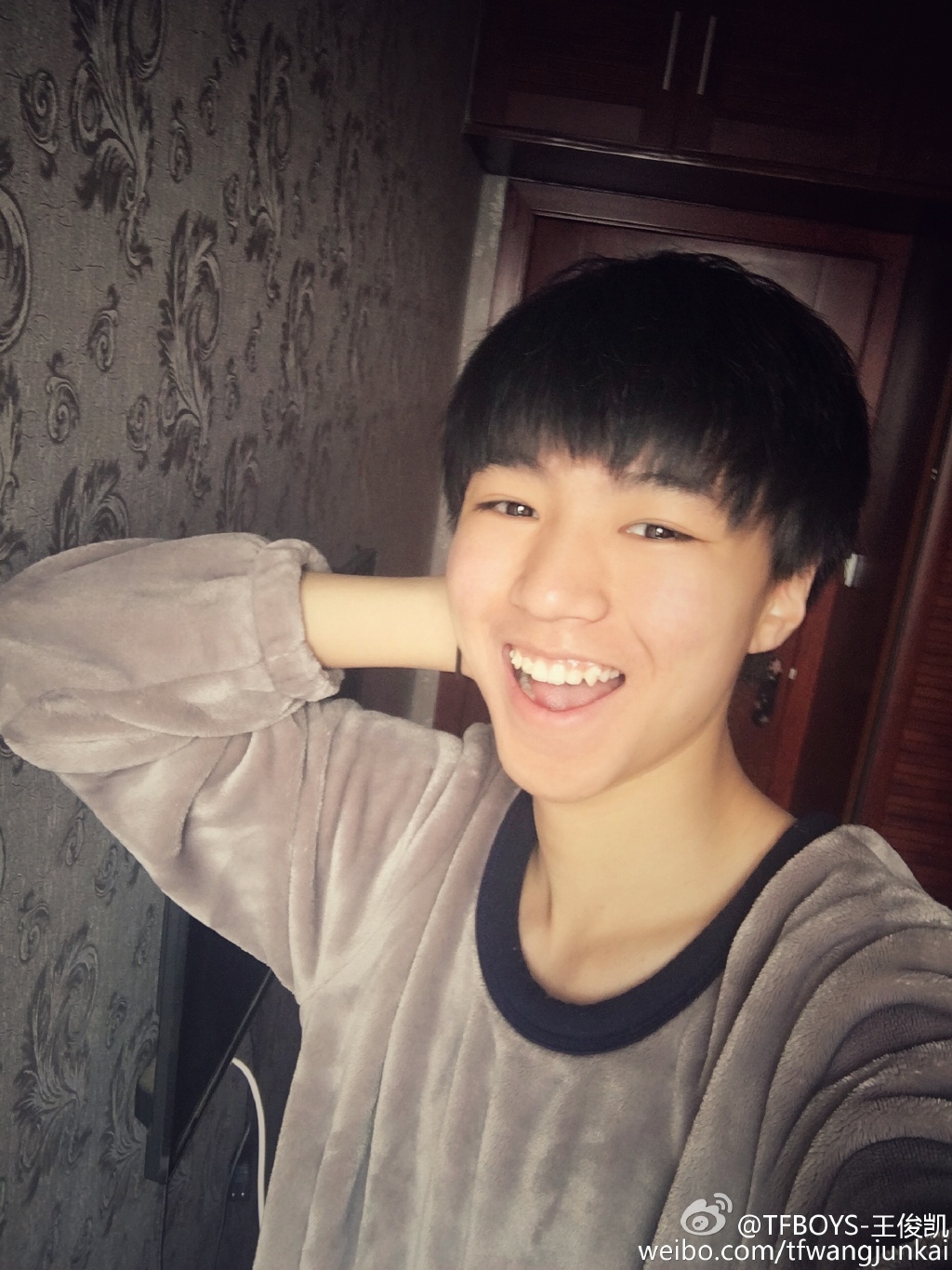 tfboysԱɰֱͼƬ(ͼ1)