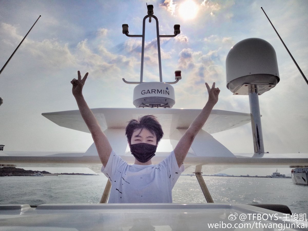 TFBOYS˽ͧд츳(ͼ2)