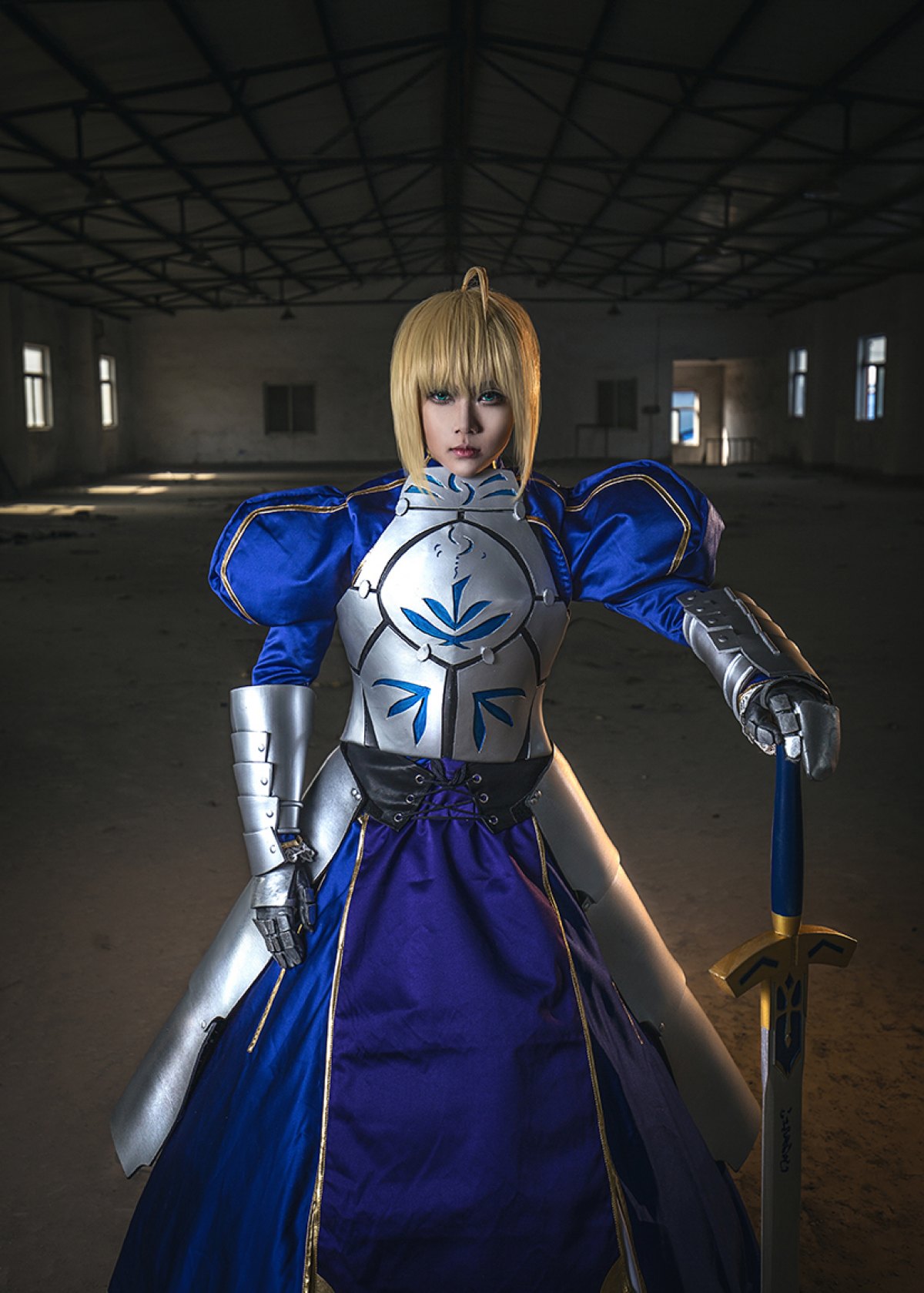 Fate/Stay NightսŮSaberɪͬcosͼƬ