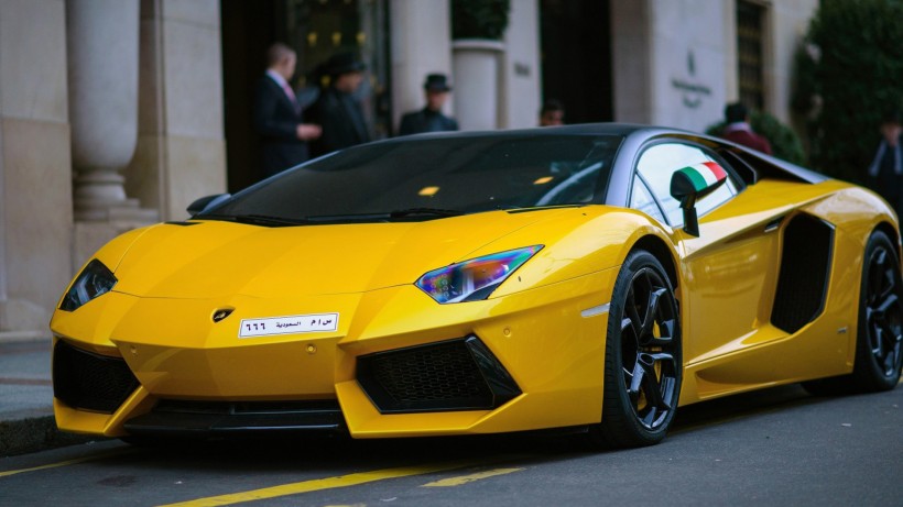 ɫAventador LP700-4ֽܳ(ͼ1)