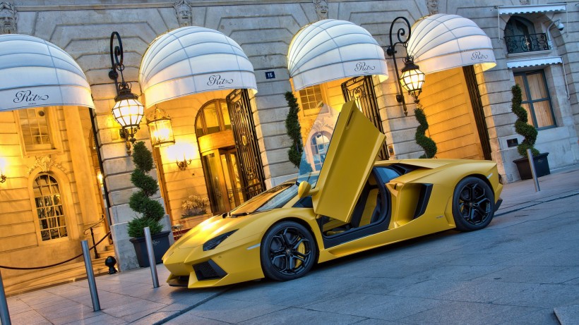 ɫAventador LP700-4ֽܳ(ͼ2)