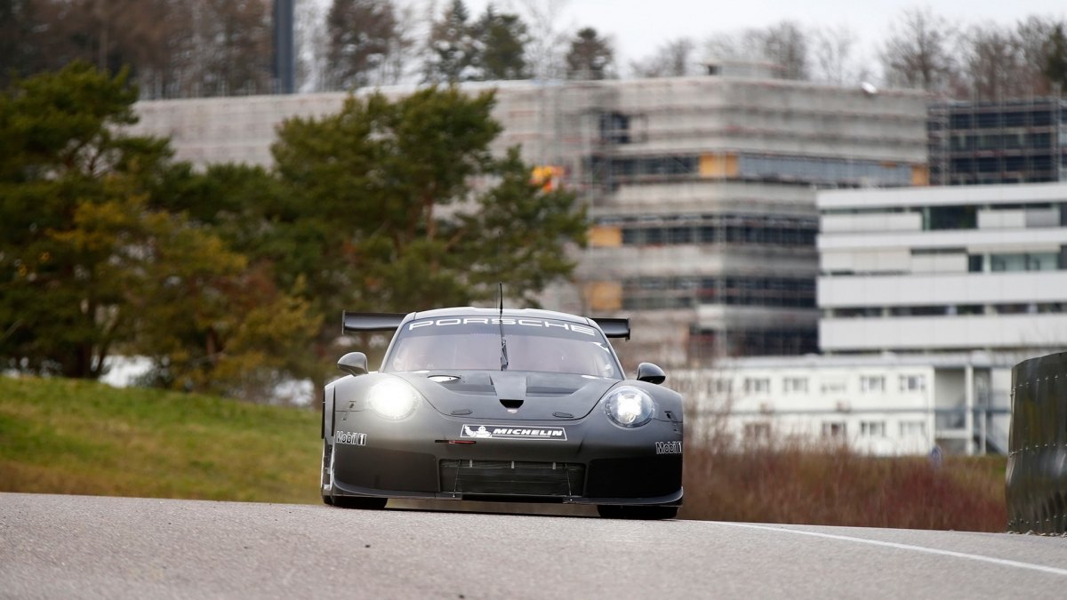 2017 Porsche ʱ 911 RSR(ͼ9)