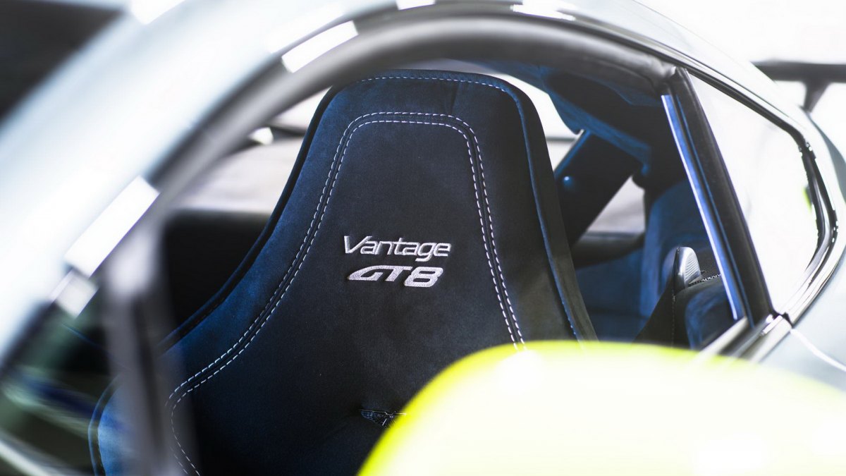 Aston Martin Vantage GT8˹١棩(ͼ13)