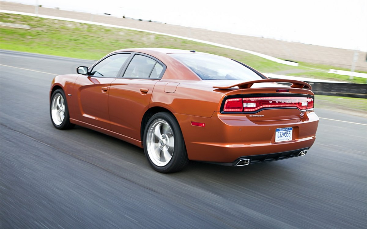 ʽ  Charger RT AWD ֽ(ͼ8)