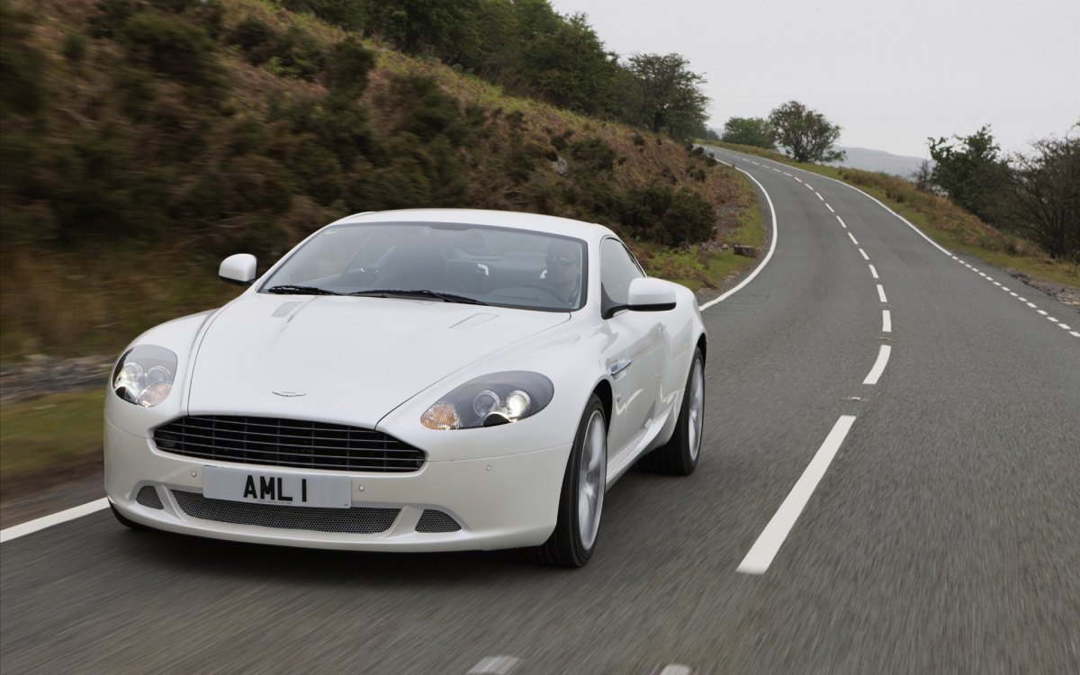 Aston Martin˹.DB9 ֽ(ͼ4)