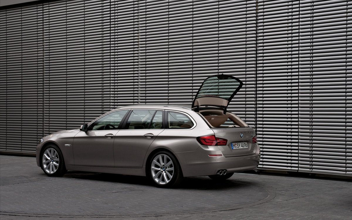 5ϵгBMW 5 Series Touring ֽ(ͼ1)