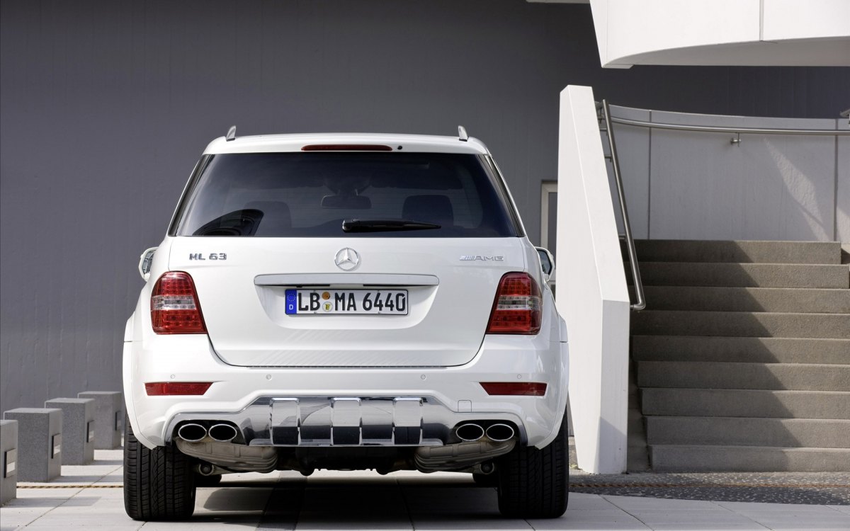 Mercedes Benzۣ ML 63 AMGֽ(ͼ4)