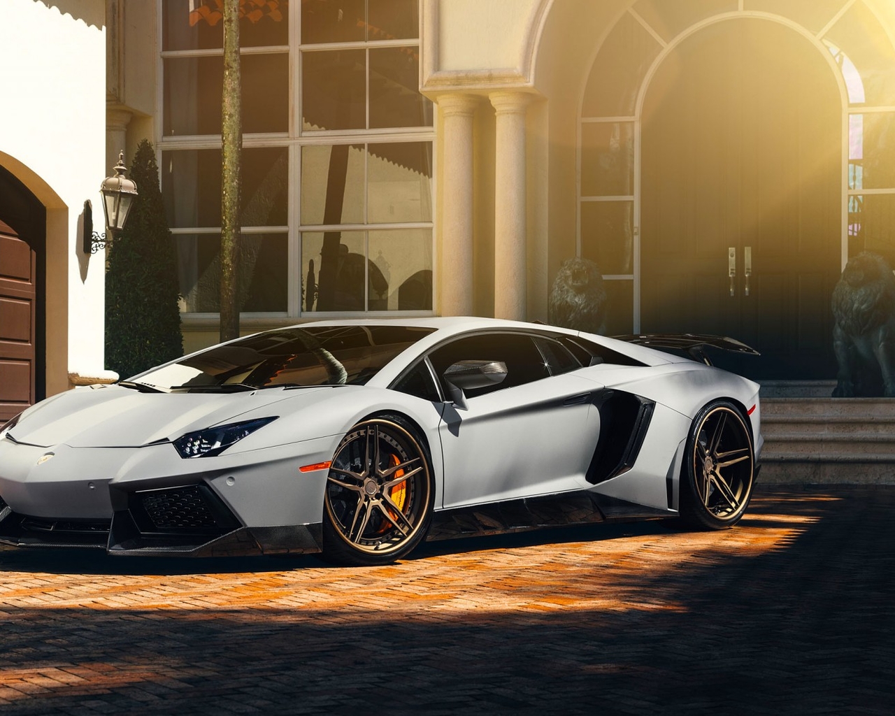 aventadorܳԱֽ(ͼ1)