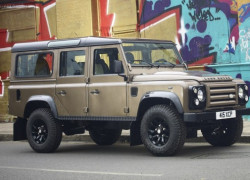 · Land Rover Defenderֽ