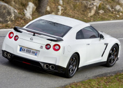 γ˱ѧ Nissan GT-R Egoist ֽ